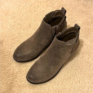 NIB Jessica Cline Women’s Ankle Boots Size 6.5M